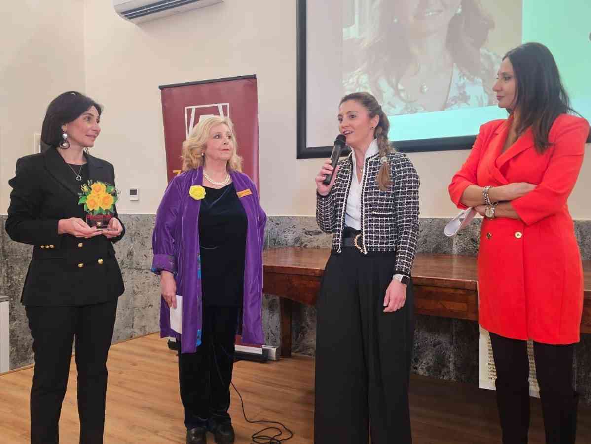 Immagine articolo: La dottoressa Eliana Gulotta vince il Premio Internazionale Rose Day 2026