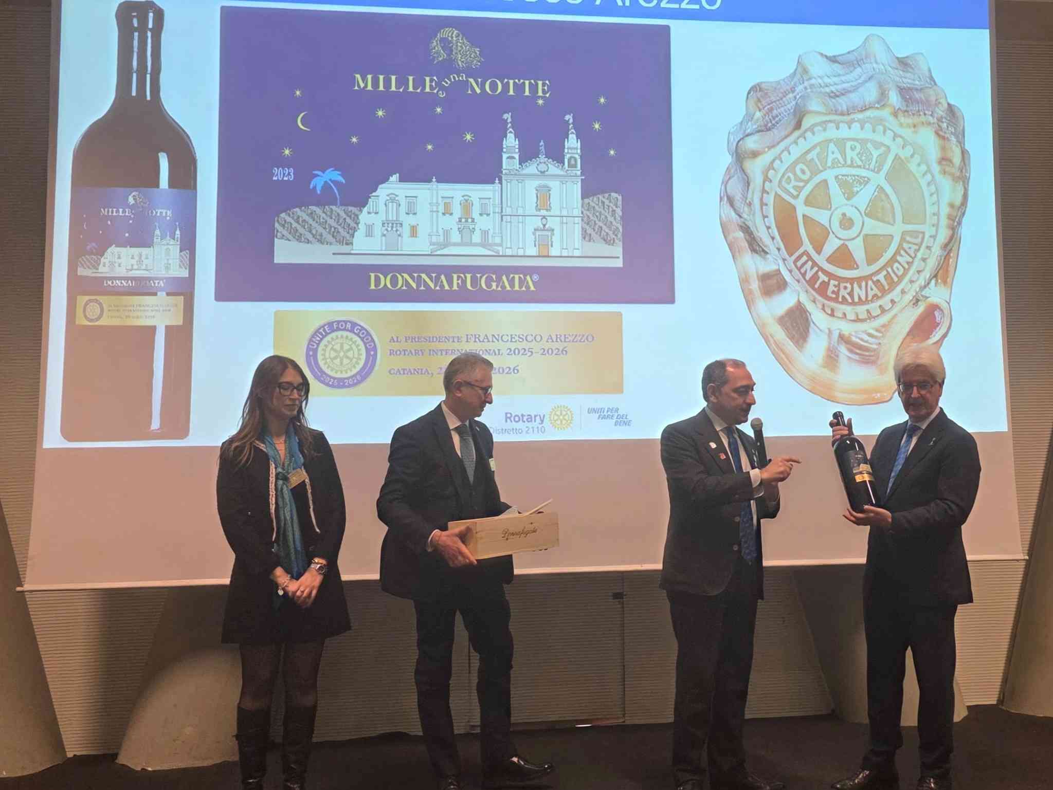 Immagine articolo: Il Presidente del Rotary International Francesco Arezzo incontra i soci del suo distretto