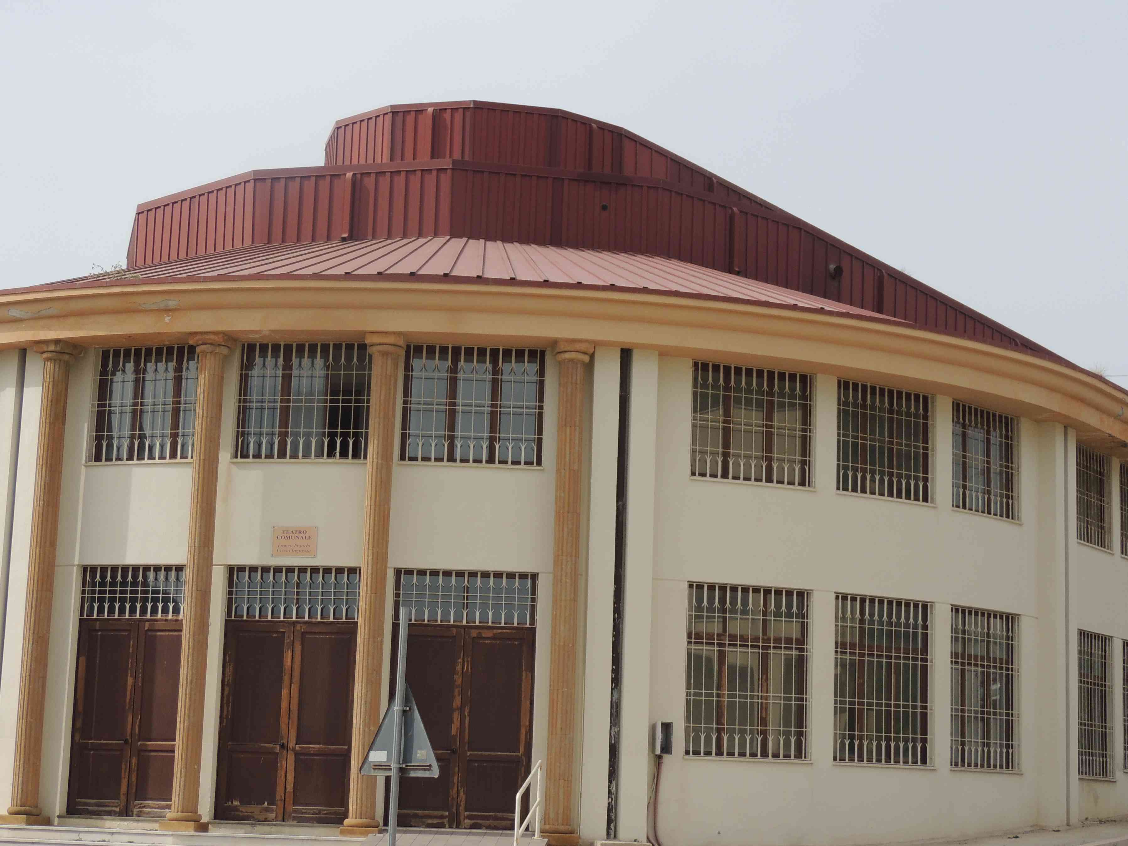 Immagine articolo: Poggioreale. Finanziamento regionale di 230mila euro per il teatro “Franchi e Ingrassia“