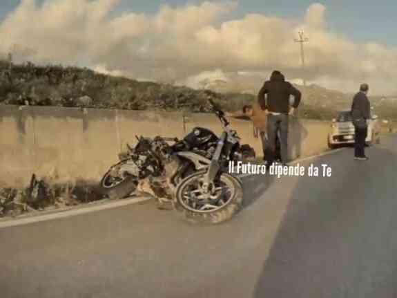 Immagine articolo: Motociclista castelvetranese si schianta contro muro in cemento armato sulla SP70. Trasportato in Ospedale