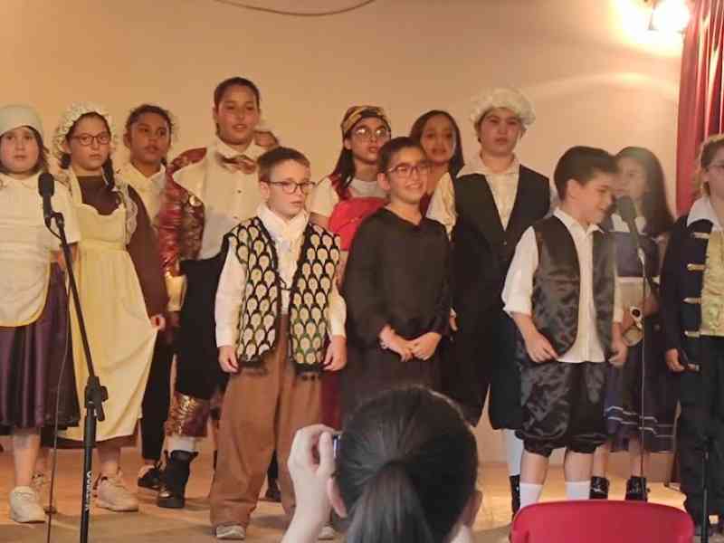 Immagine articolo: Salaparuta-Poggioreale, spettacolo teatrale di alunni per fine progetto