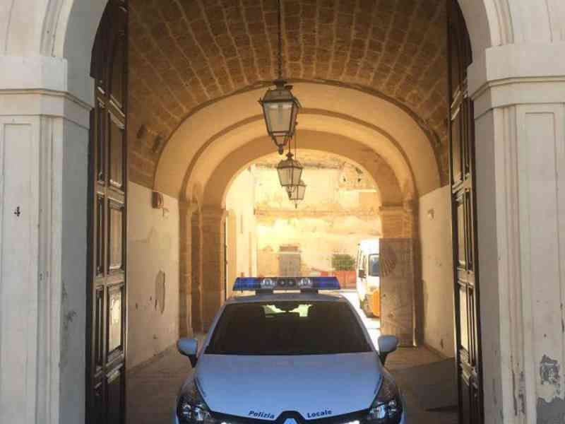 Immagine articolo: Menfi, telecamere a infrarossi per contrastare gli incivili. Polizia Municipale annuncia più controlli