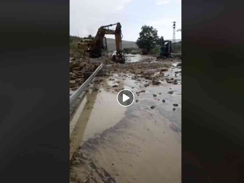 Immagine articolo: VIDEO La “Fondovalle del Fango“. Incolonnamenti sulla Palermo-Sciacca, intervengono le ruspe