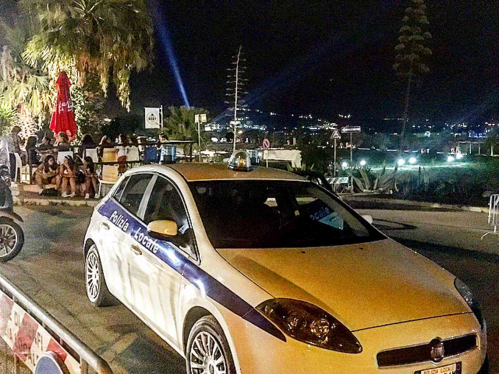 Immagine articolo: Porto Palo, la questione movida continua a far discutere. Nuova Ordinanza del Sindaco: “Ok alla musica a Porto Palo ma solo per cerimonie private“