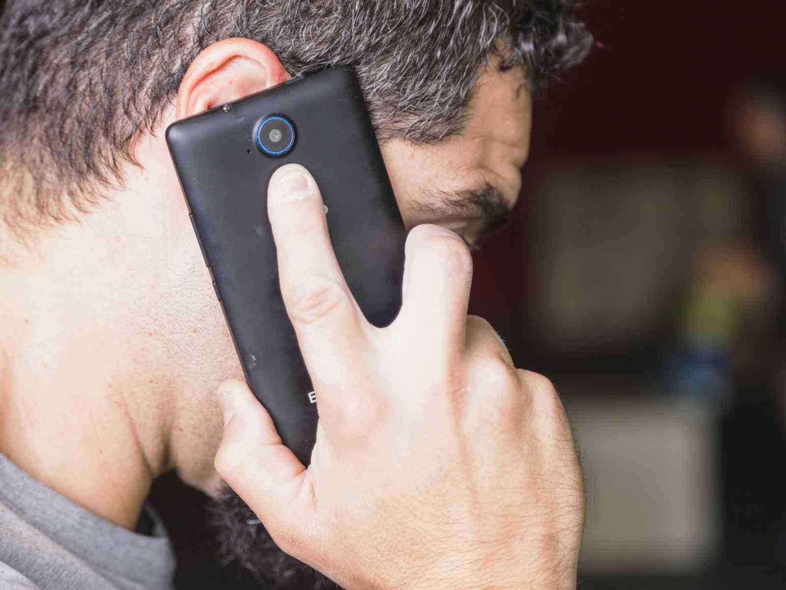 Immagine articolo: Truffa a Montevago, finto magistrato di Menfi raggira medico: consegnata una pistola